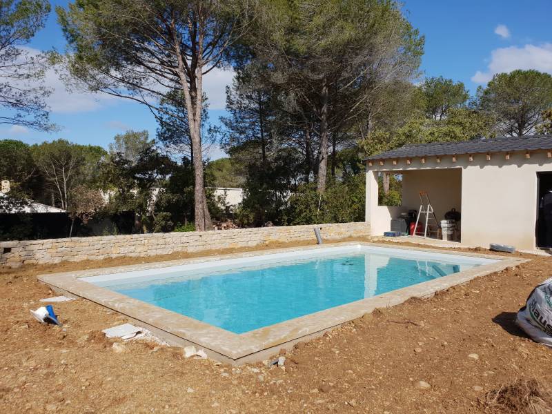 construire villa moderne piscine  Nages Solorgues Gard
