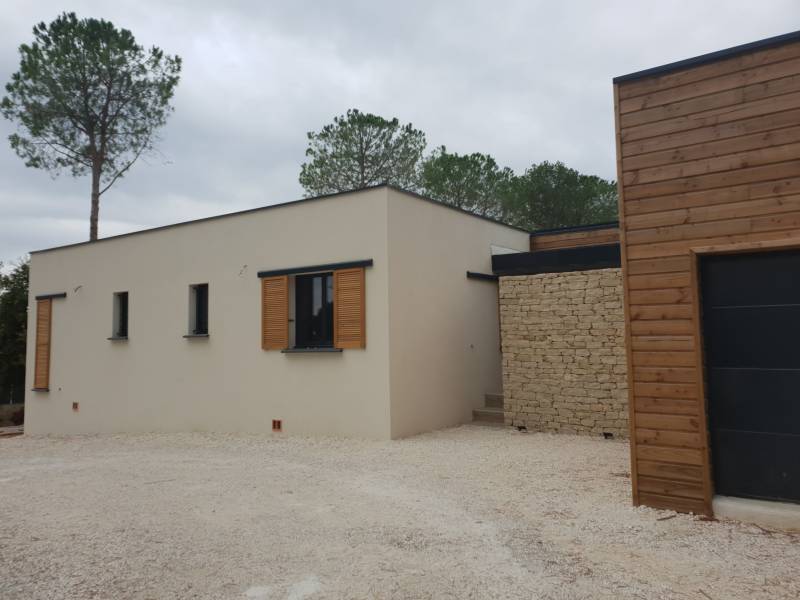 construire villa moderne piscine  Nages Solorgues Gard