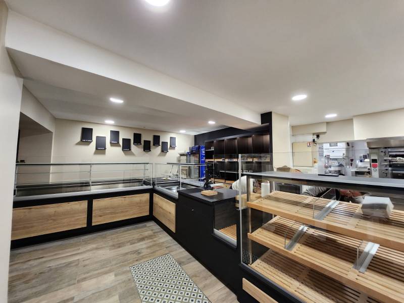 avant après travaux de la boulangerie à Arles moderne